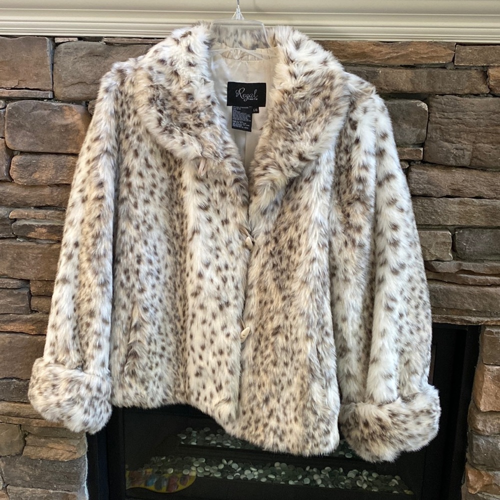 Faux fur coat euc